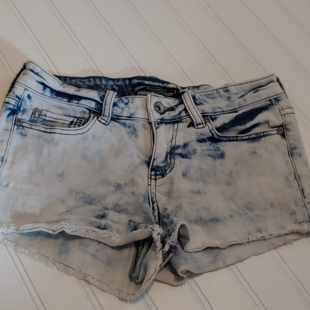 Lovesick light wash shorts